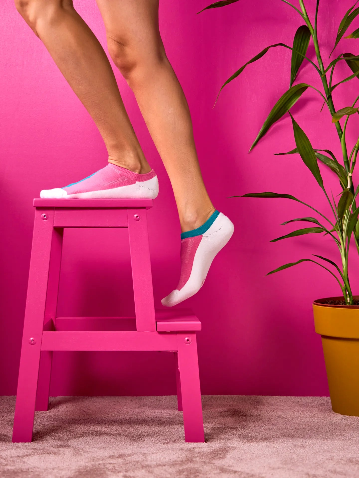 pink-turquoise-active-sneaker-socks-05/05076eb4f406bb2e7a3664adf5ee1e01ffe521e4