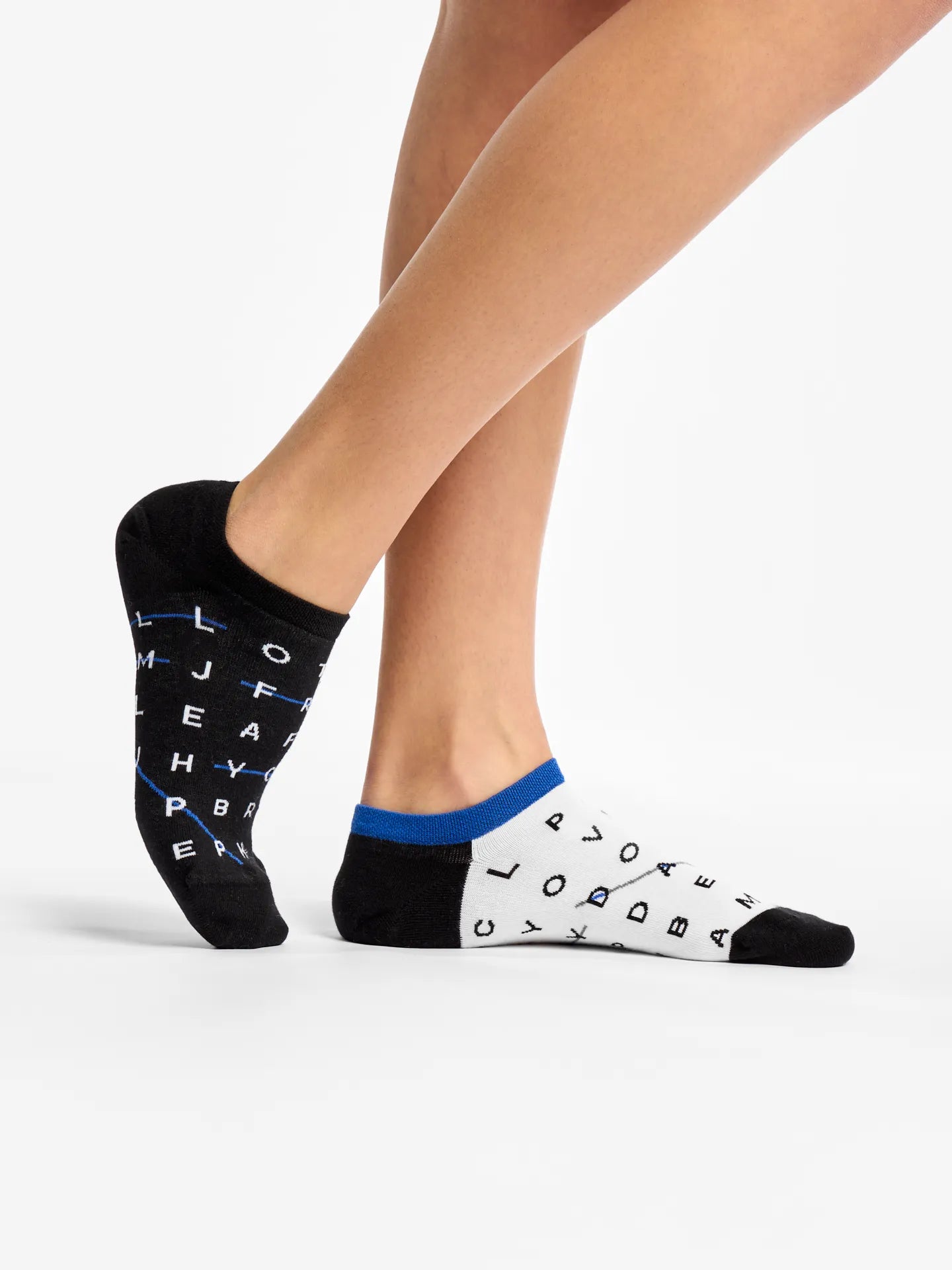 sneaker-socks-crosswords-c3/c3400050ca20e2abbf69acdcf7b527ab90e5ecd4