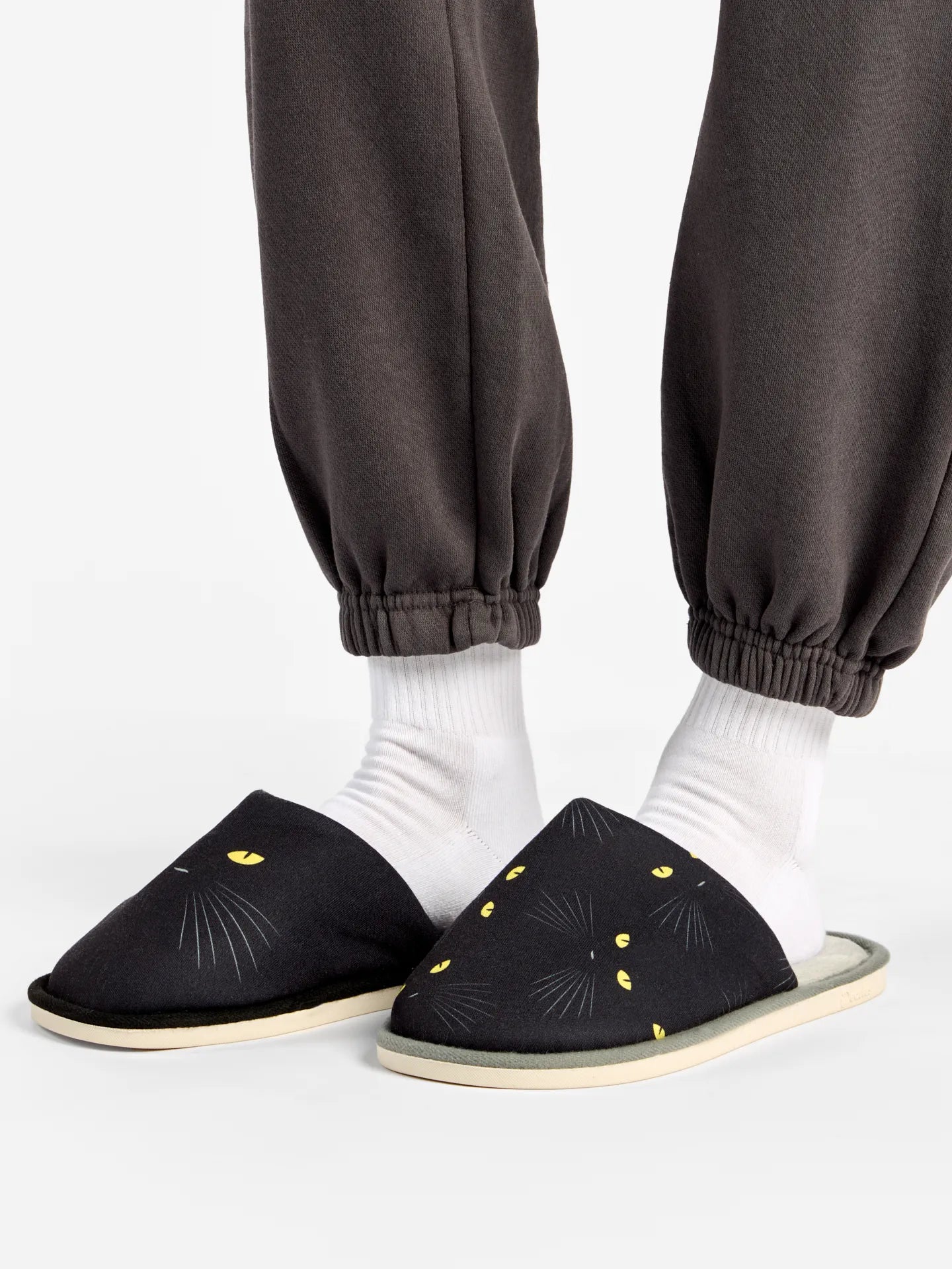 slippers-cat-eyes-fc/fc952e440c234c6ad74a4e624ac77131b6927d91